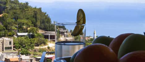 Petit déjeuner et déjeuner servis sur place, spécialités Cuisine turque