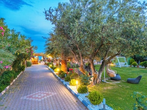 Garden - Assos Kayalar Blue Beach Hotel (Ayvacik)