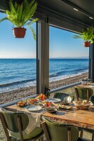 Desayuno completo gratuito y diario