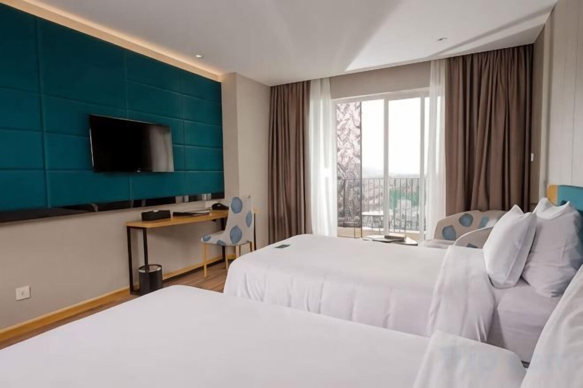 Minibar, in-room safe, desk, blackout drapes