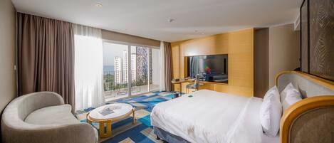 行政套房 | 迷你吧、客房內保險箱、書桌、遮光布/窗簾