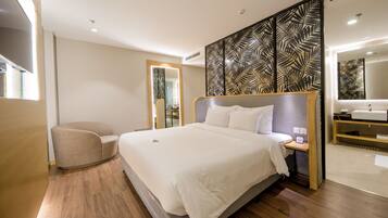 Superior-Zimmer, 1 Queen-Bett | Minibar, Zimmersafe, Schreibtisch, Verdunkelungsvorhänge