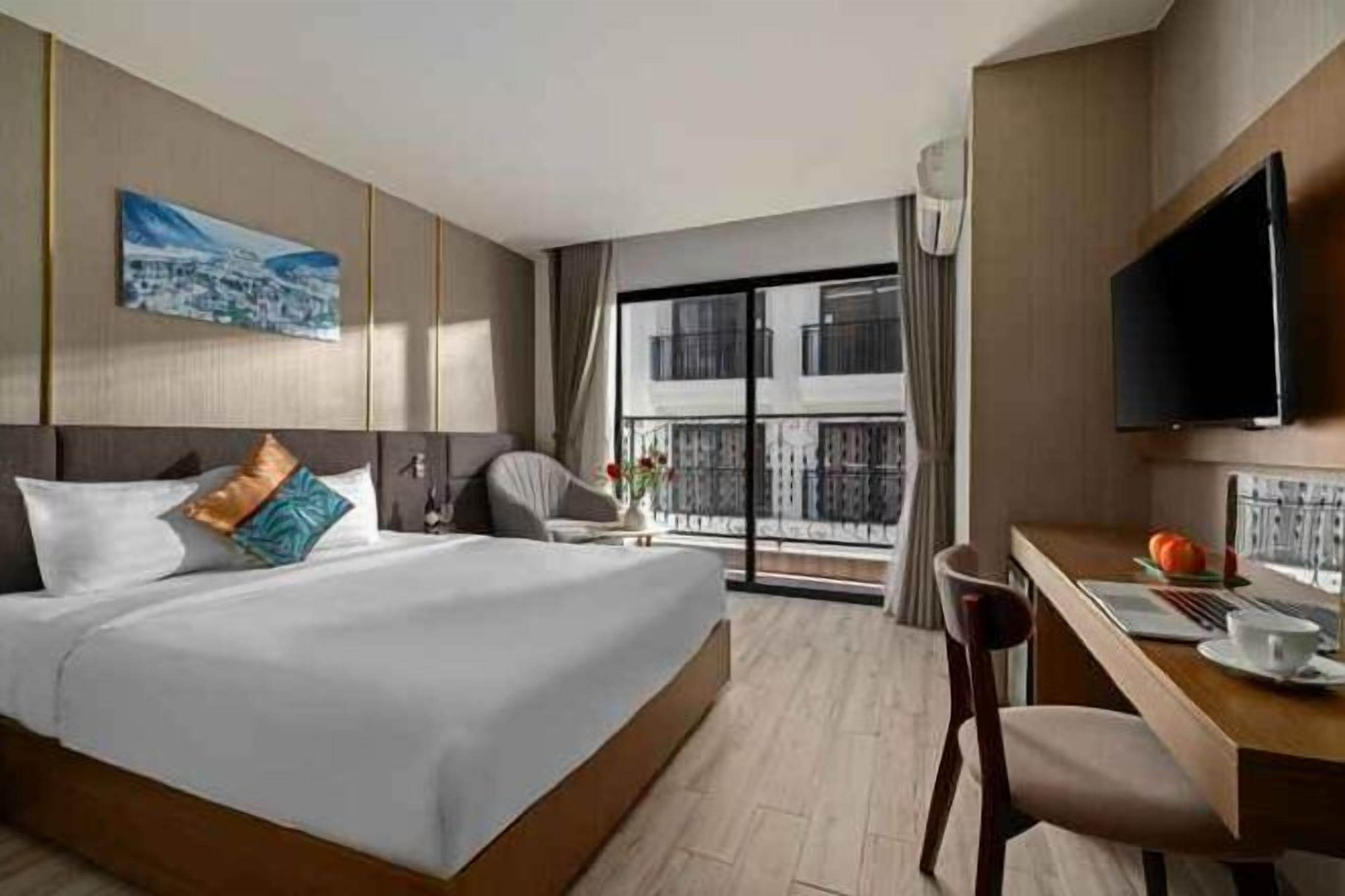 Minibar, in-room safe, desk, laptop workspace