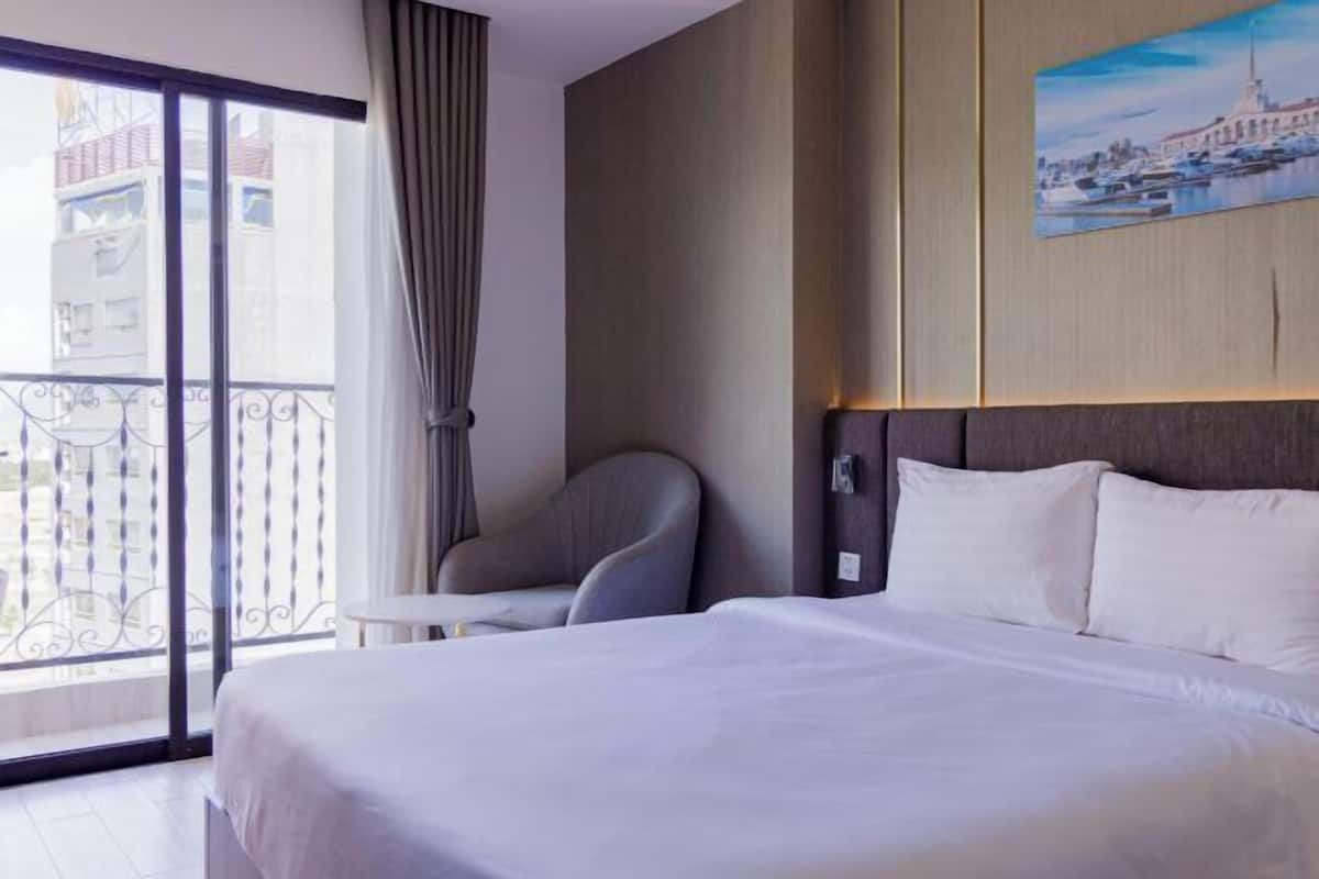 1 bedroom, minibar, in-room safe, desk