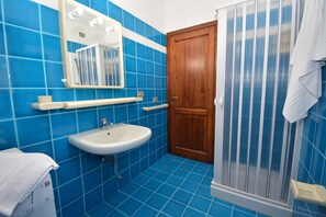 Bathroom - Corallo Apartments (San Teodoro)