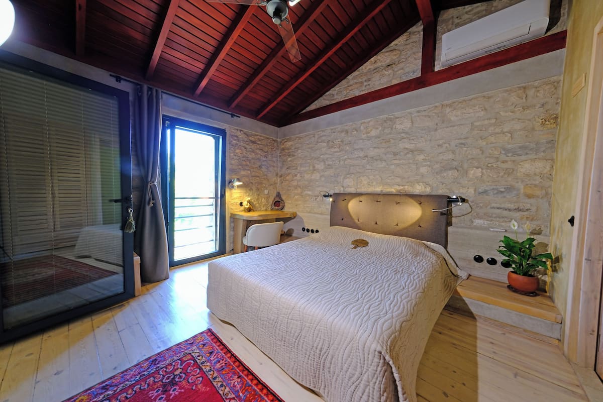 Standard Room | Premium bedding, in-room safe, desk, free WiFi