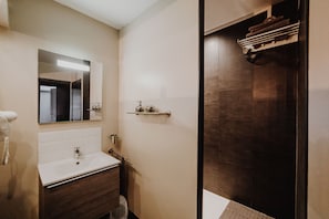 Chambre Double Panoramique, bain à remous | Salle de bain