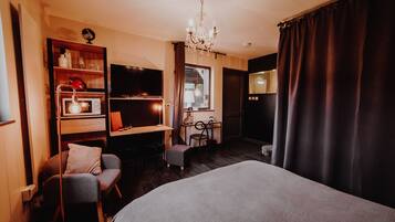 1 chambre, literie de qualité supérieure, minibar, bureau