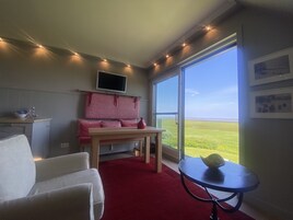 Room, Private Bathroom | Lounge