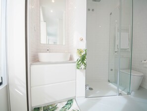 1 quarto, roupas de cama premium, individualmente decorados