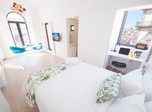 Leilighet – romantic, terrasse, byutsikt | 1 soverom, sengetøy av topp kvalitet og individuelt dekorert