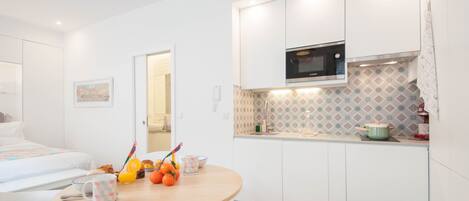 Økonomistudio, eget bad | Eget kjøkken | Kjøleskap, mikrobølgeovn, ovn og kokeplater