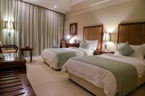 Twin Room | Minibar, in-room safe, desk, soundproofing - Muscat Inn Hotel (Muscat)