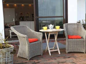 Room, Private Bathroom | Exterior - Ferienwohnung Feskerdam (Sylt)