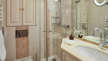 Room, Private Bathroom | Bilik Mandi