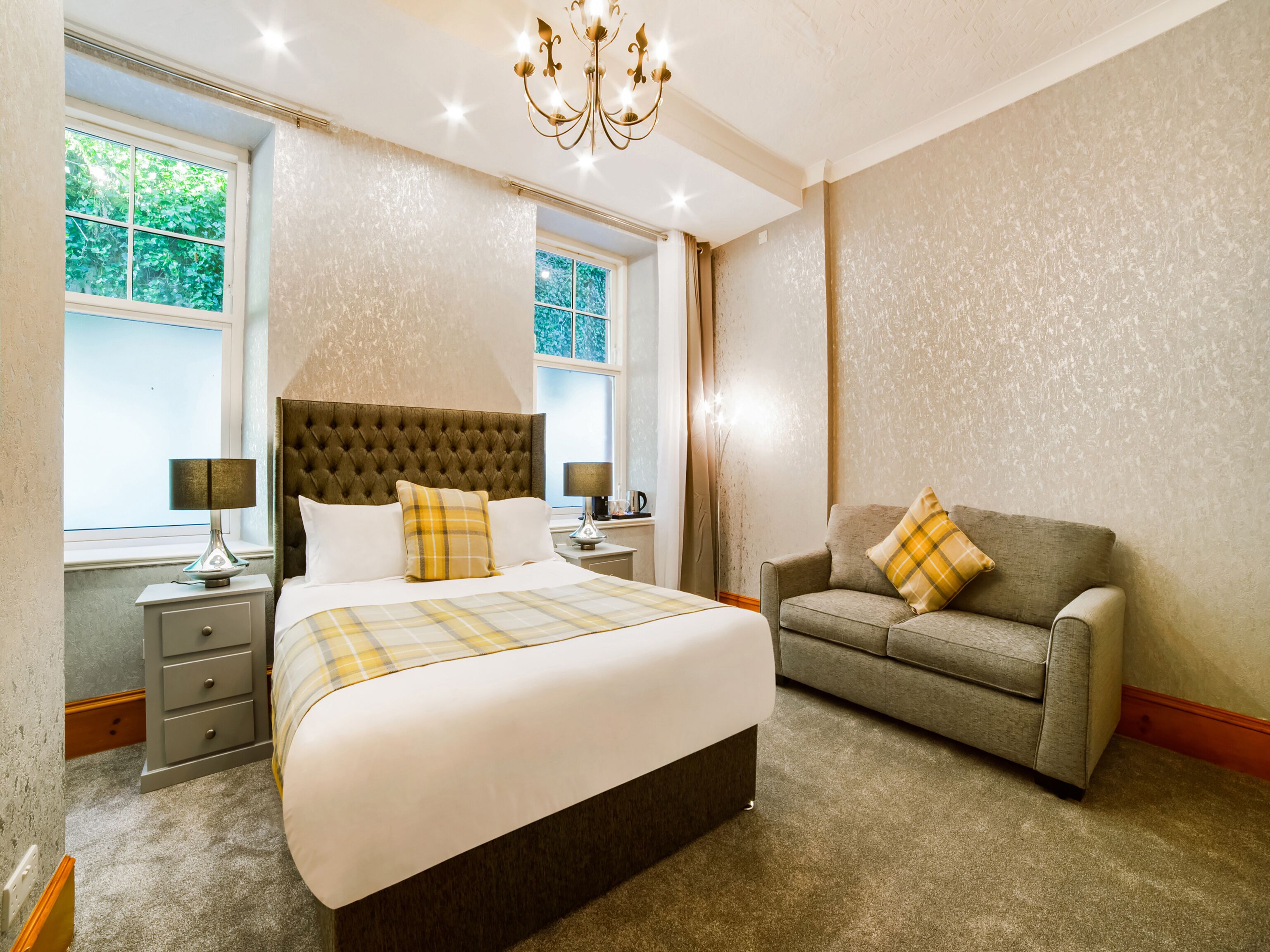 Deluxe Quadruple Room | Premium bedding, individually decorated, individually furnished, desk