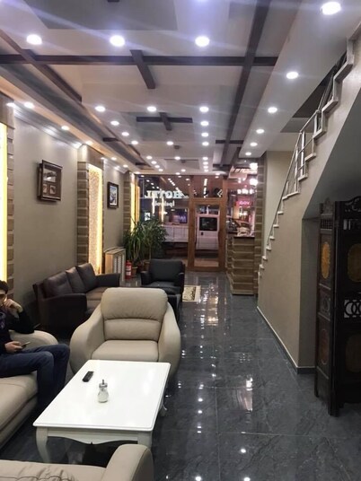 依皮佑鲁酒店