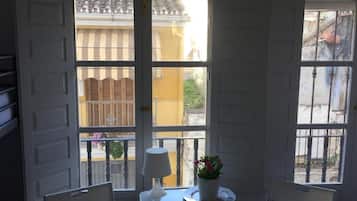 Shared Dormitory, Mixed Dorm, Shared Bathroom (1 bed in 6 Bed Dorm) | Bed sheets