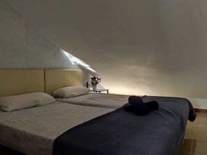 Economy Double or Twin Room, Shared Bathroom | Bed sheets - Málaga Centro Hostel - Adults Only (Málaga)