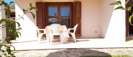 Huoneisto, 1 makuuhuone, näköala puutarhaan, pohjakerroksessa | Puutarha