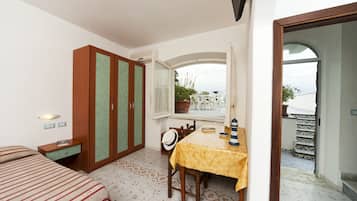 开间 (Private Room 4 persons) | 1 多间卧室、高档床上用品、迷你吧、免费 WiFi