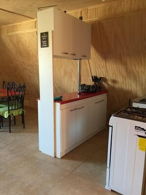Cottage, 2 Bedrooms | Private kitchen