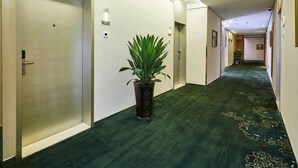 Unclassified image, 4 of 31, button - GreenTree Alliance Shenzhen Shekou Sea World Taizi Road Hotel (Shenzhen)
