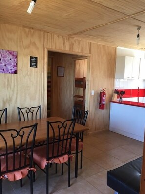 Cottage, 2 Bedrooms | In-room dining
