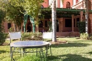 Free daily local cuisine breakfast - Las Palmeras (Marrakech)