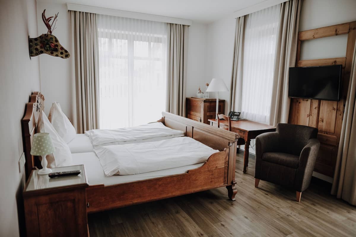 romantic double room, 1 king bed, terrace | 1 bedroom, premium bedding, in-room safe, individually decorated