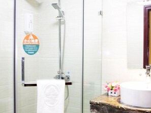 Dusche, kostenlose Toilettenartikel