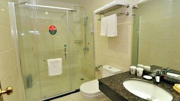 Shower, free toiletries, towels