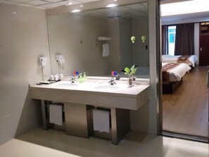 淋浴设施、免费洗浴用品