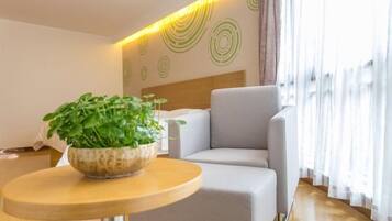 Suite | Living area | TV