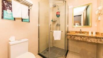 Bathroom | Shower, free toiletries