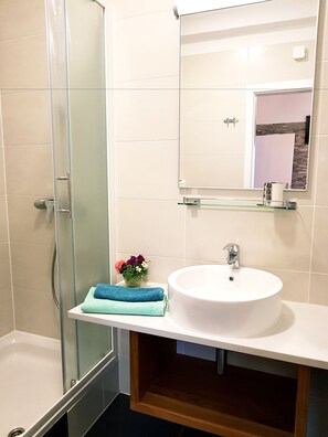 Apartment, 1 Bedroom | Bathroom | Shower, hair dryer, towels - Apartments Antonio (Konavle)
