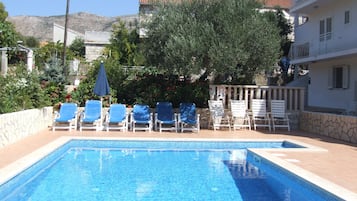 En sÀsongsöppen utomhuspool