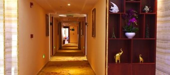 GreenTree Alliance Shenzhen Fuyong Metro Station Hotel