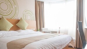 Superior Queen Room, 1.8m bed with window - GreenTree Inn Nanning Qingxiu District DongGe Hotel (Nanning)