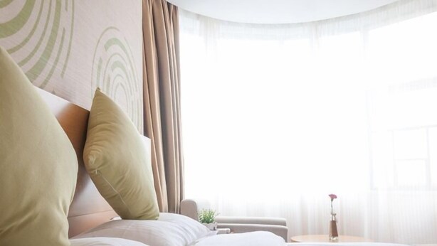 Superior Queen Room, 1.8m bed with window - GreenTree Inn Nanning Qingxiu District DongGe Hotel (Nanning)