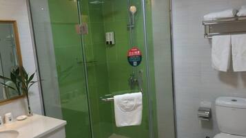 Shower, free toiletries, towels