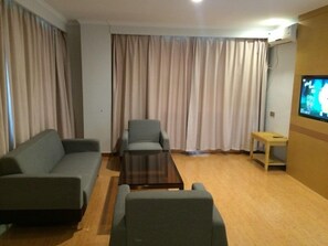 Zimmer | Wohnzimmer | Fernseher