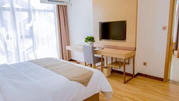 Suite, Non Smoking | Desk, free WiFi