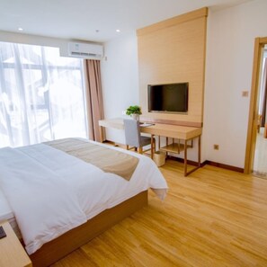 Suite, Non Smoking | Desk, free WiFi - GreenTree Inn Nantong Tongzhou Zhangzhishan Town Deli Square Express Hotel (Nantong)