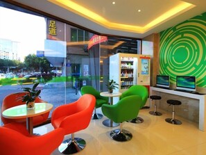 Lobby sitting area - GreenTree Inn Fuzhou Gushilou District North Xierhuan Road Zuohai park Express Hotel (Fuzhou)