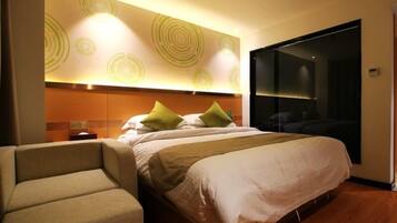 Business Queen Room