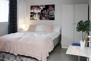 City Twin Room, 2 Single Beds | Premium bedding, free WiFi - HVC Hostel Turku (Turku)