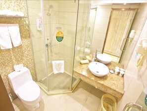 Shower, free toiletries, towels - GreenTree Inn Huzhou Wuxing District South Street Chaoyin Bridge Business Hotel (Huzhou)