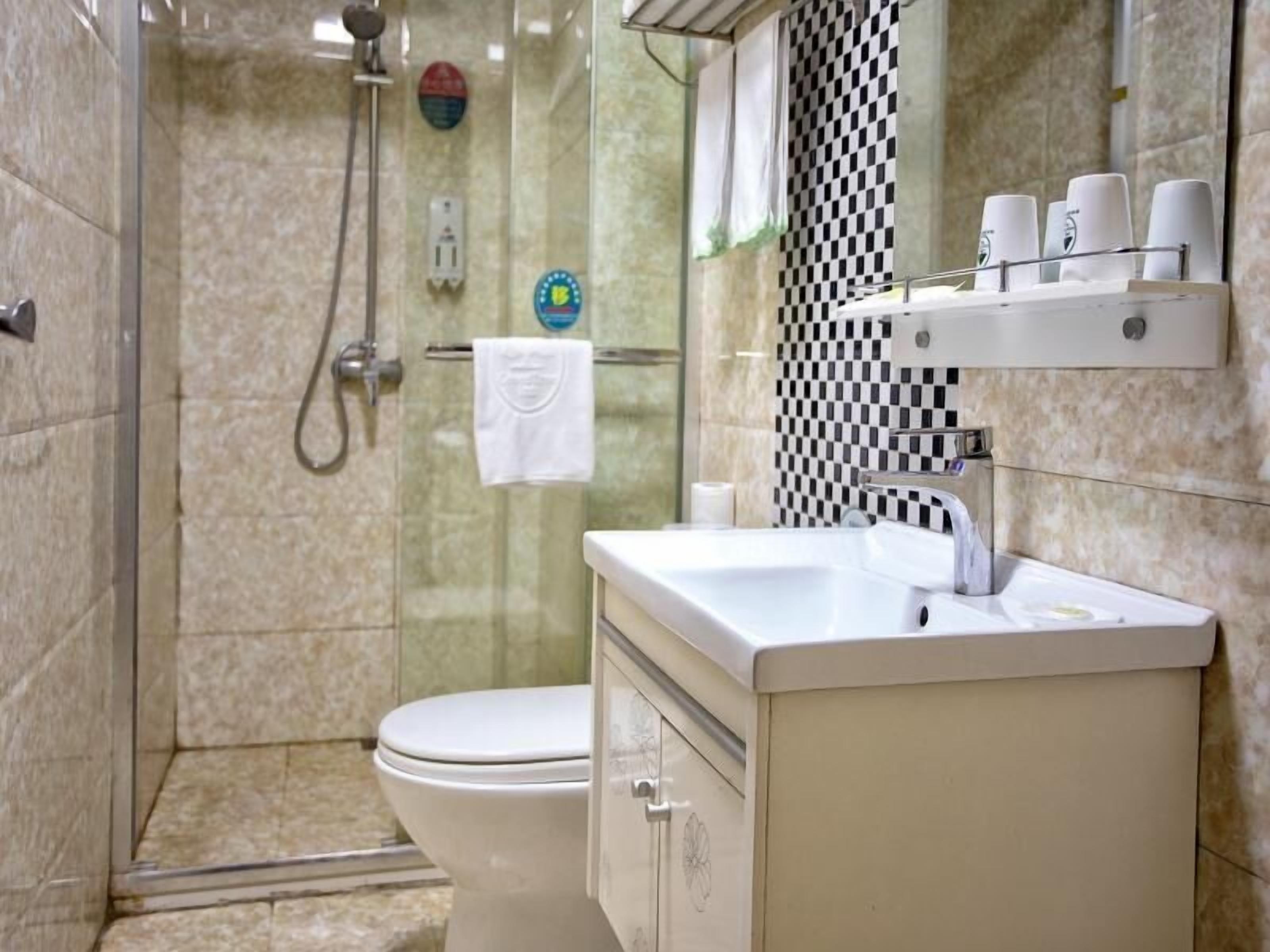 Bathroom | Shower