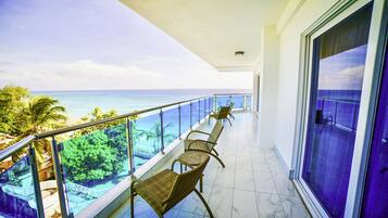 Suite Grand, 2 habitaciones, frente al océano | Vista del balcón